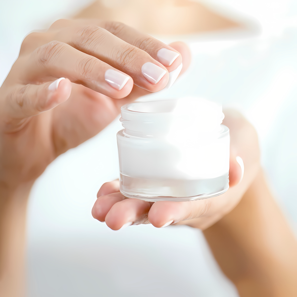 Kem Dưỡng Ẩm Có Thật Sự Cần Thiết Trong Quy Trình Skincare Không?